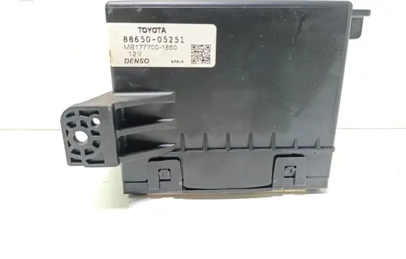 Toyota Avensis T270 Other control units/modules 8865005251