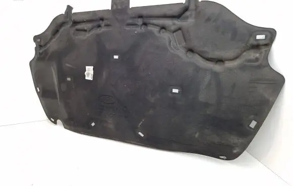 Engine bonnet/hood sound/heat insulation