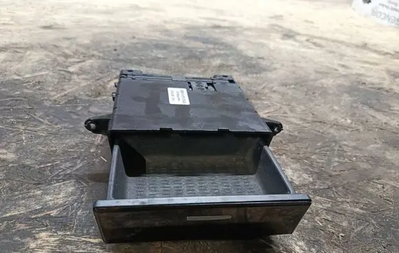 BMW 5 E60 E61 Car ashtray 6976375 02092008