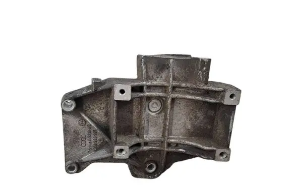 Audi A4 S4 B5 8D Engine mounting bracket 058260885