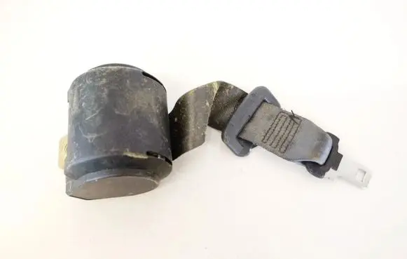 Middle seatbelt (rear)