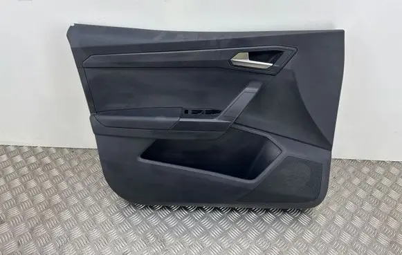 Seat Arona Front door card panel trim 6F0867113
