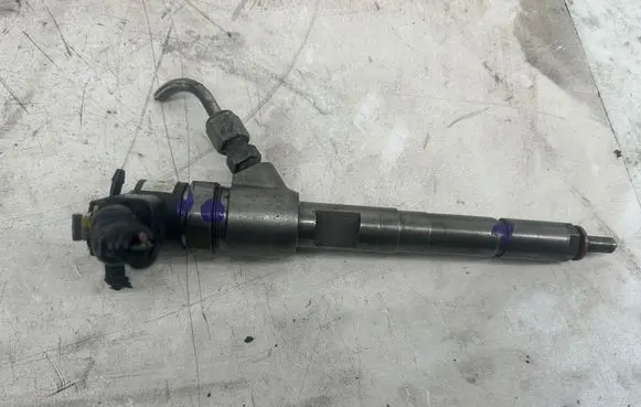 Opel Astra J Fuel injector 0445110183