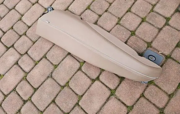 Opel Insignia B Rear seat rail trim cover 39105710-