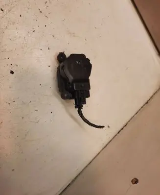 Ford Focus C-MAX Air flap motor/actuator 3M5H19E616AB EAD251260606