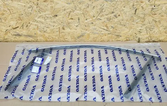 Volvo S90, V90 Rubber seal loading door 31108860RANZEZ