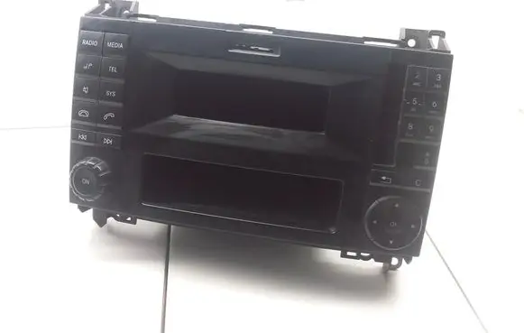 Mercedes-Benz Sprinter W906 Radio/CD/DVD/GPS head unit A9069005103 A9069016201
