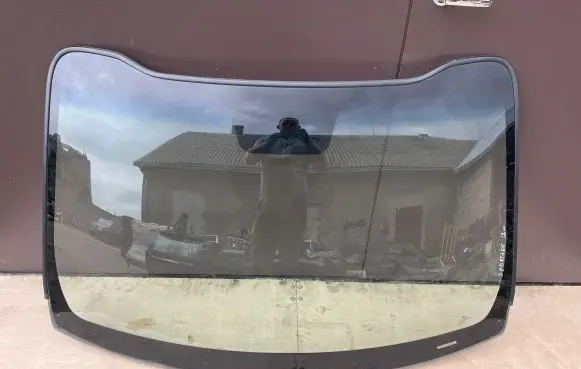 KIA Sportage Front windscreen/windshield window 