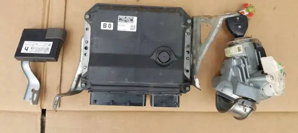 Toyota Auris 150 Engine ECU kit and lock set 89661-12B00