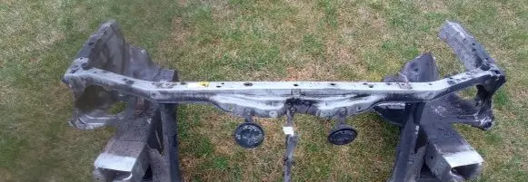 Toyota Avensis T220 Radiator support slam panel