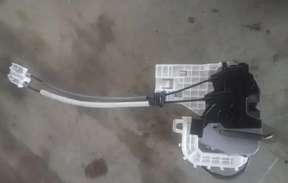 Hyundai Ioniq Front door lock