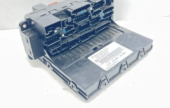 Mercedes-Benz C W203 Fuse box set 2035453001 5DK00848552