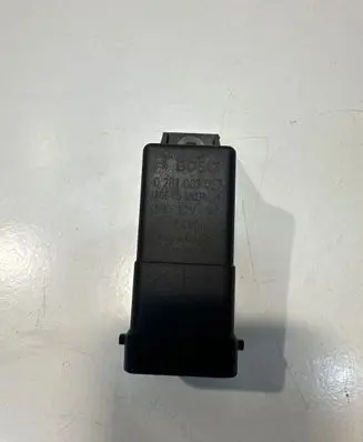 Renault Koleos II Glow plug pre-heat relay 110675191R 0281003057