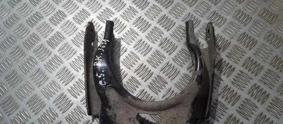 Citroen C5 Front lower control arm/wishbone