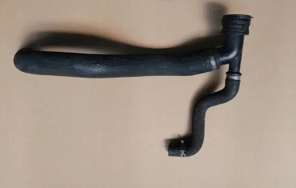 Volkswagen Touareg I Engine coolant pipe/hose 7L6122291A