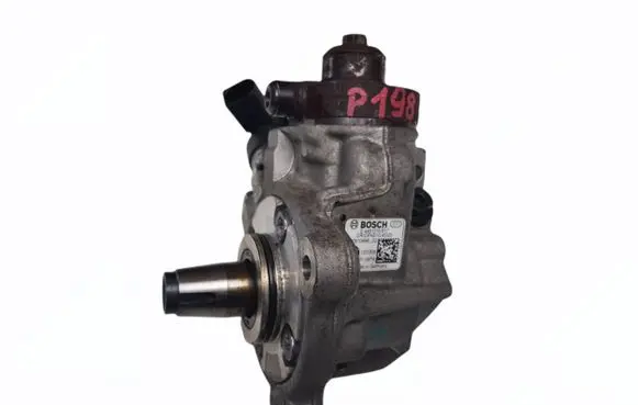 BMW 5 F10 F11 Fuel injection high pressure pump 7810696 0445010517
