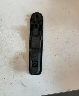 Peugeot 3008 I Front door window switch trim 96650618ZD