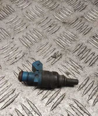 Volkswagen PASSAT B5 Fuel injector 058133551f