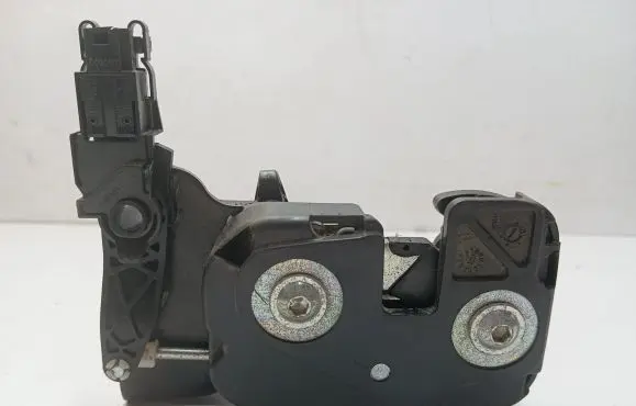 Mercedes-Benz CLS C218 X218 Seat back rest lock catch A2189200072