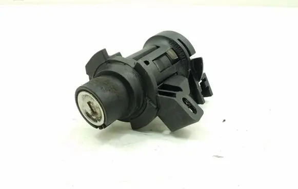 Mercedes-Benz C W204 Tailgate exterior lock A2047500061