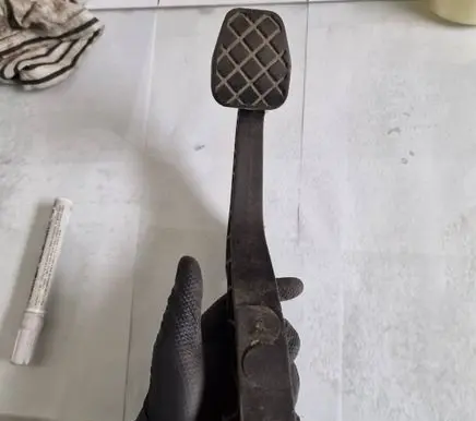 Volkswagen New Beetle Clutch pedal 1J0721174A