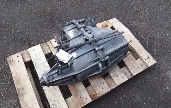 Hummer H3 Gearbox transfer box case 24235697