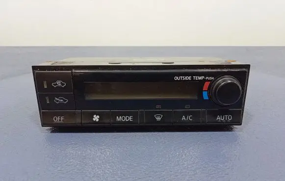 Nissan X-Trail T30 Climate control unit 275008H802