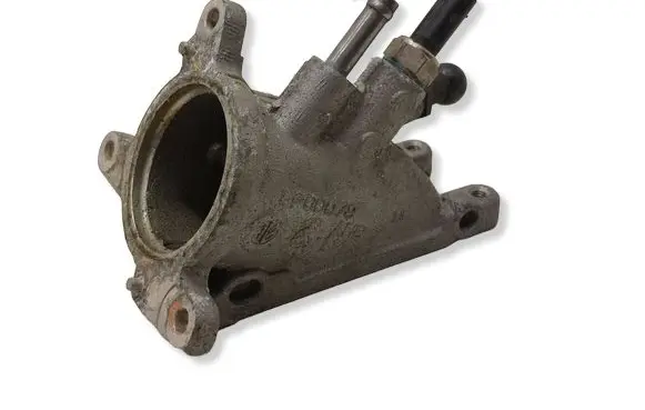 Volkswagen PASSAT B8 Throttle valve 04L128637A