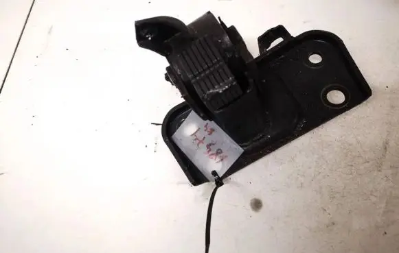 Toyota Avensis T270 Engine mount bracket