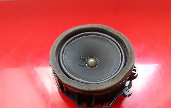 Cadillac SRX Front door speaker 25684702