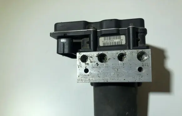 Audi A6 S6 C6 4F ABS Pump 4F0614517A 4F0910517E