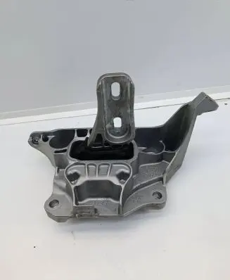 Peugeot 208 Gearbox mounting bracket 9824296180 4A109750