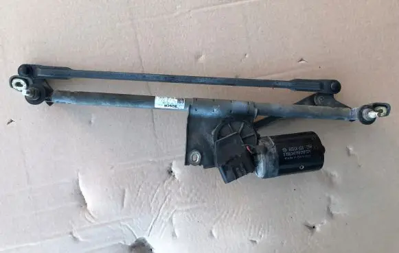 Opel Vectra B Front wiper linkage and motor 90504143