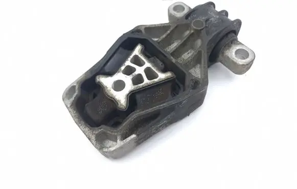 Infiniti Q30 Gearbox mount