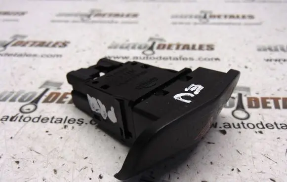 Nissan Primera Hazard light switch 06016