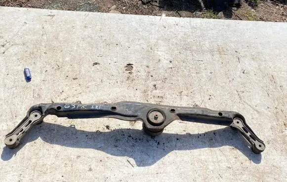 Volkswagen Golf III Front subframe