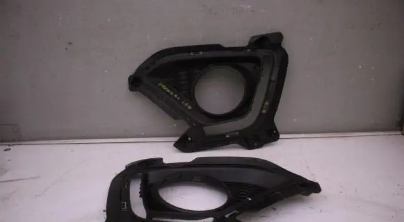 Hyundai i10 Front fog light trim/grill