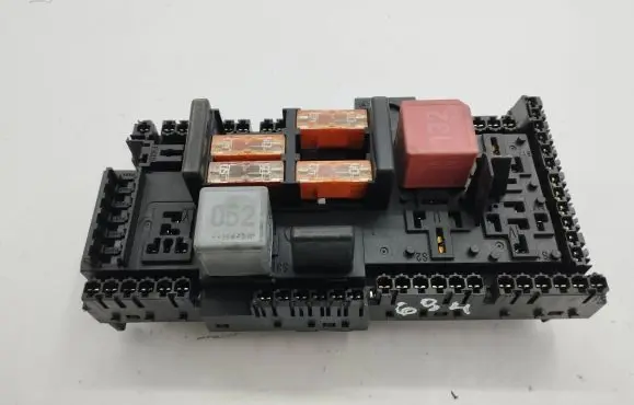 Mercedes-Benz E W213 Fuse module A2139068801