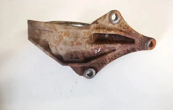 Ford Focus Engine mounting bracket 3s413k305ca