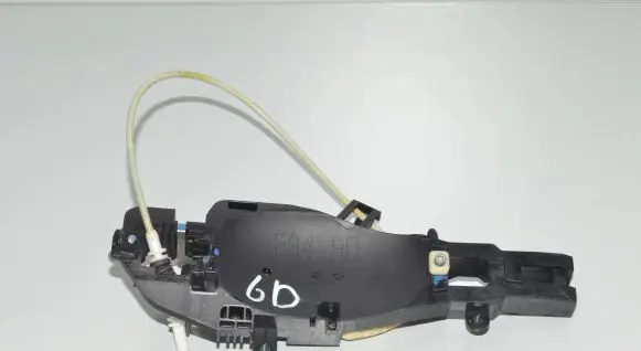 Rear door exterior handle/bracket