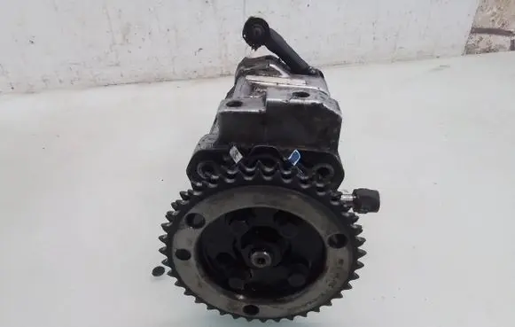 Ford Mondeo Mk III Fuel injection high pressure pump 2S7Q9B395AF