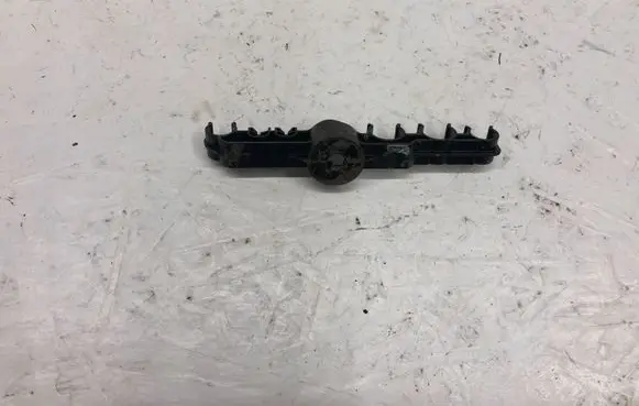 BMW 1 F70 Other engine bay part P9327 8474570