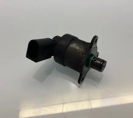 Mercedes-Benz ML W164 Fuel pressure regulator A6420740184 6420740184