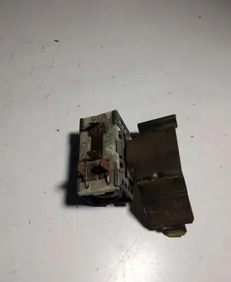 Ford Escort Heater blower motor/fan resistor 18B647