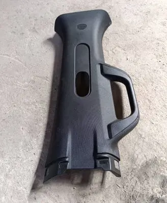 Dodge RAM (B) pillar trim (top) 6dq04trmag