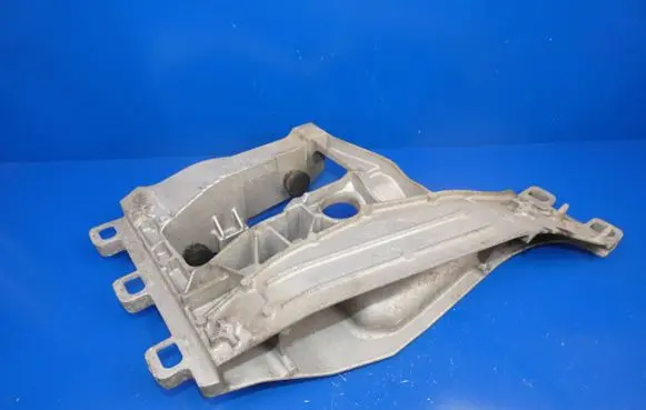 Jaguar F-Pace Gearbox mounting bracket HX735060DC