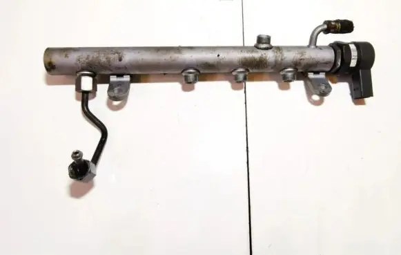 Fuel main line pipe
