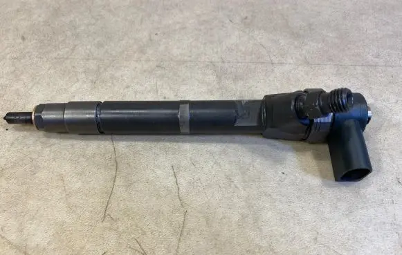 Mercedes-Benz G W461 W463 1st Gen Fuel injector A6280700387