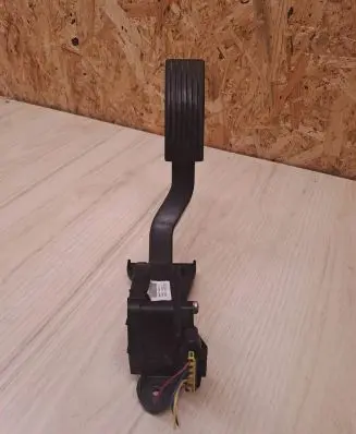 Hyundai i20 (PB PBT) Accelerator throttle pedal 327271J500