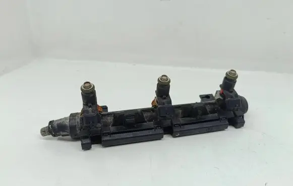 Volkswagen Polo IV 9N3 Fuel main line pipe 03E133320A
